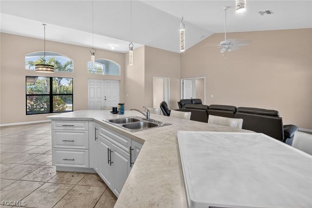 309 NW 5th TER, Cape Coral, FL 33993