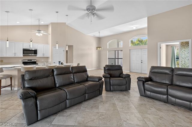 309 NW 5th TER, Cape Coral, FL 33993