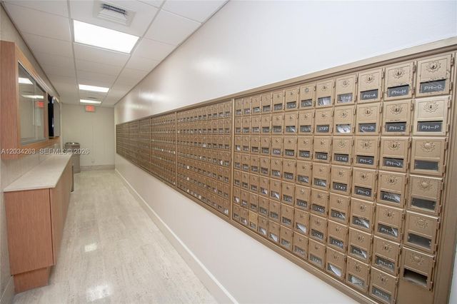 2899 Collins Ave 1422, Miami Beach, FL 33140