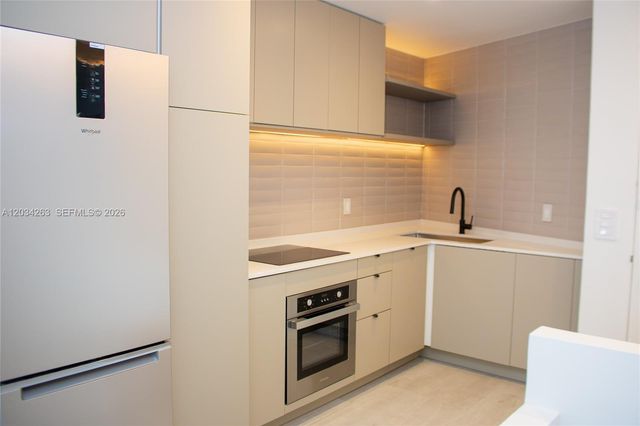 2899 Collins Ave 1422, Miami Beach, FL 33140