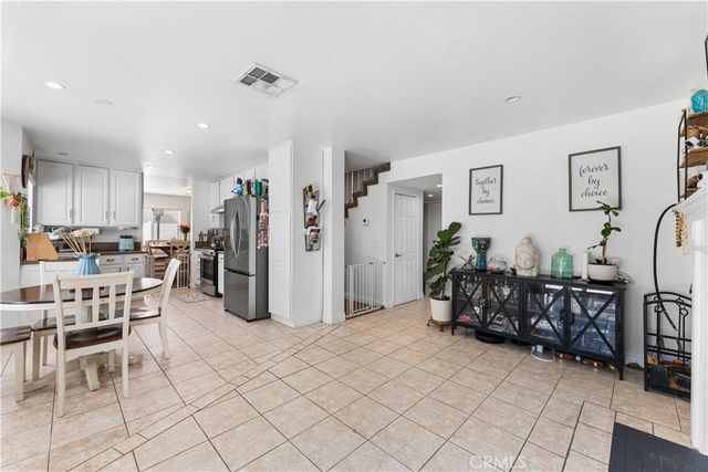 3240 W Avenue J3, Lancaster, CA 93536