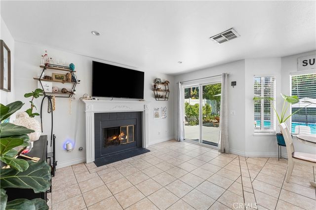 3240 W Avenue J3, Lancaster, CA 93536