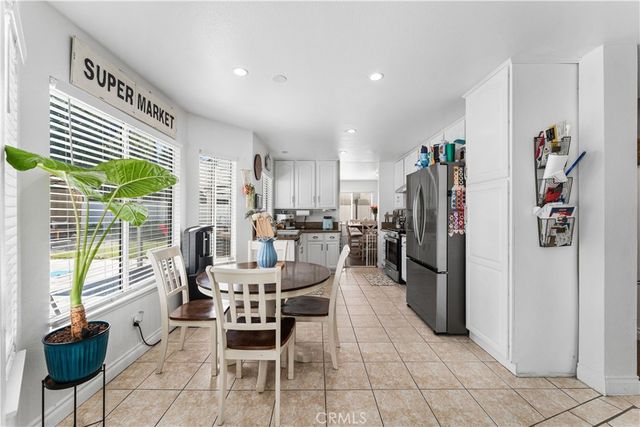 3240 W Avenue J3, Lancaster, CA 93536