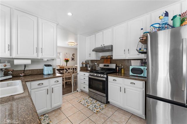 3240 W Avenue J3, Lancaster, CA 93536