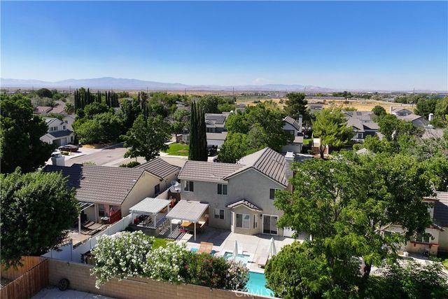 3240 W Avenue J3, Lancaster, CA 93536