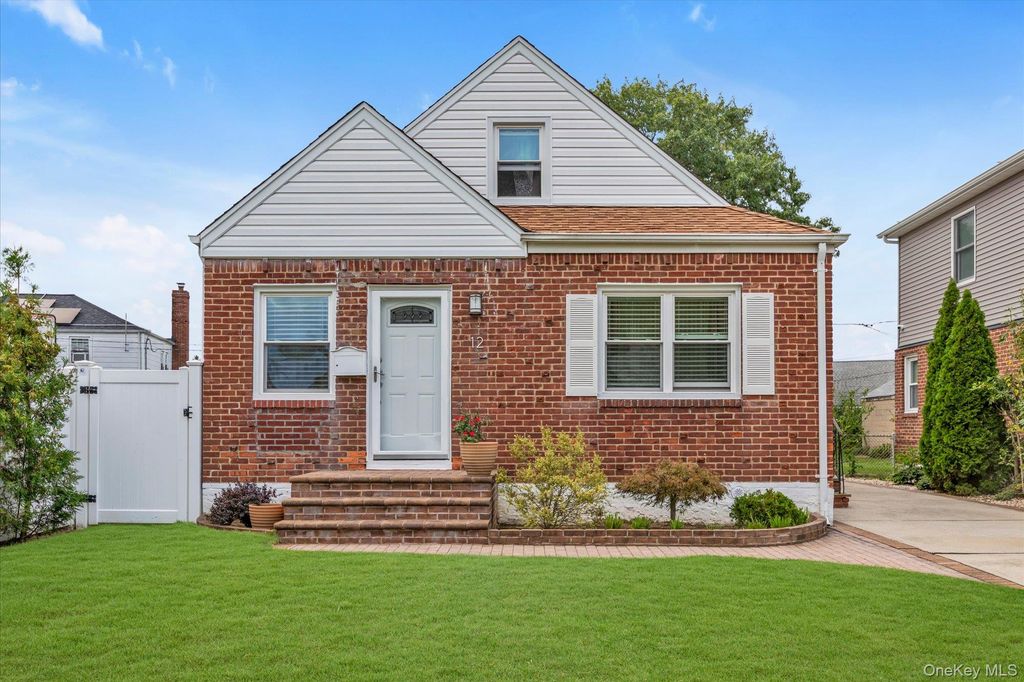 12 Kingston Street, Elmont, NY 11003 — exterior