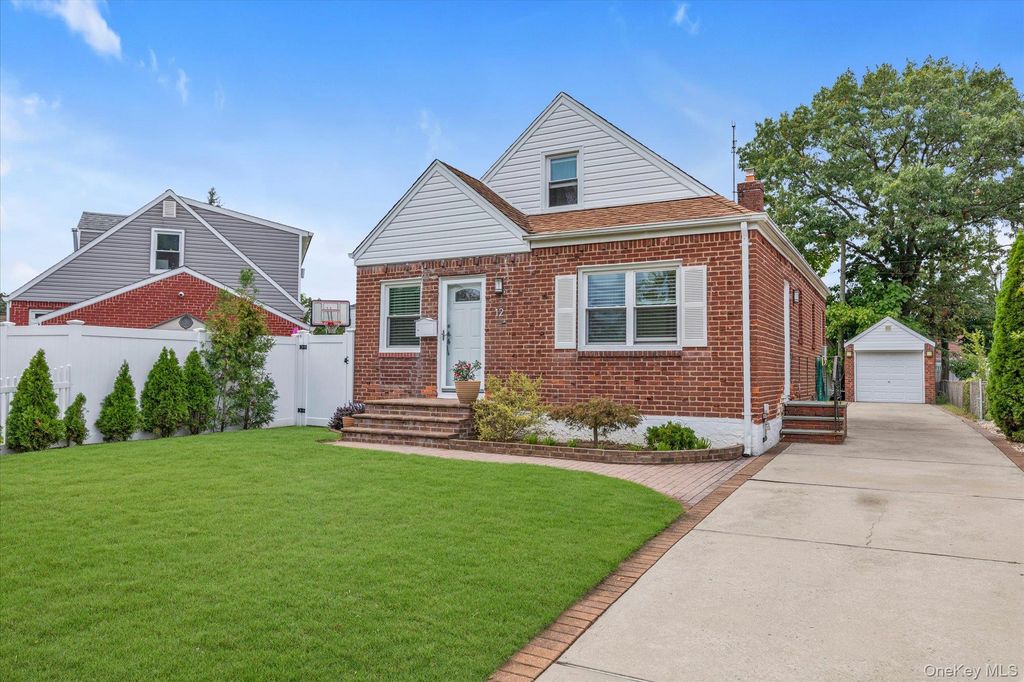 12 Kingston Street, Elmont, NY 11003 — photo 2