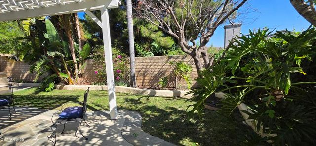 2792 Sandhurst Avenue, Thousand Oaks, CA 91362