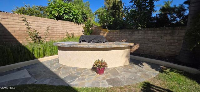 2792 Sandhurst Avenue, Thousand Oaks, CA 91362