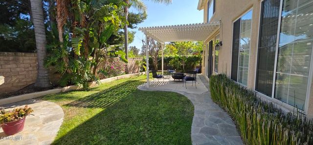 2792 Sandhurst Avenue, Thousand Oaks, CA 91362