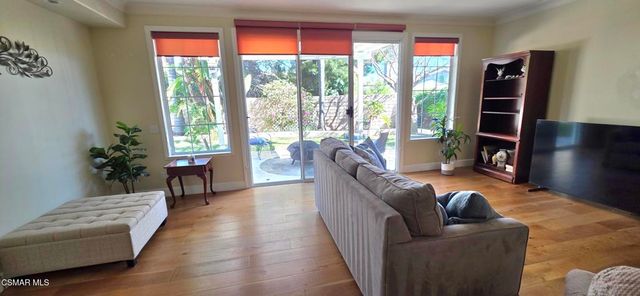 2792 Sandhurst Avenue, Thousand Oaks, CA 91362