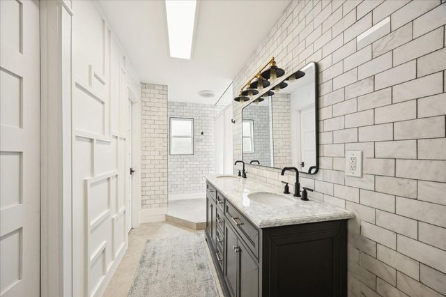 5611 Water Leaf Lane, Houston, TX 77088