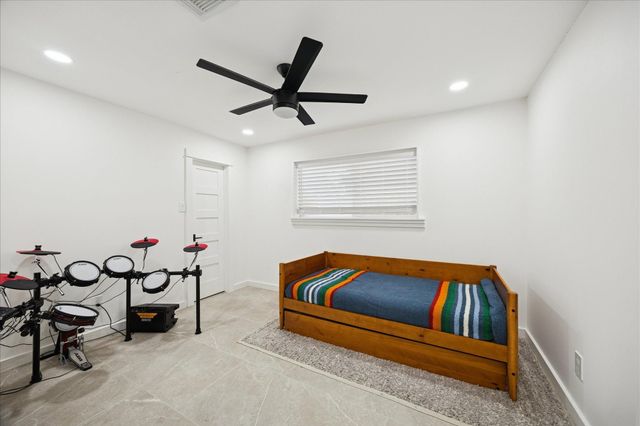 5611 Water Leaf Lane, Houston, TX 77088