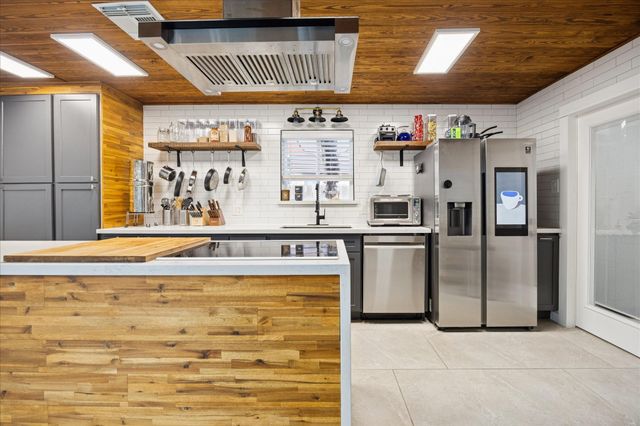 5611 Water Leaf Lane, Houston, TX 77088