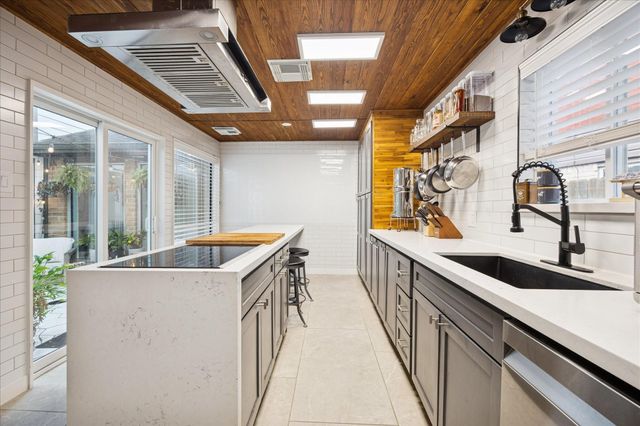 5611 Water Leaf Lane, Houston, TX 77088