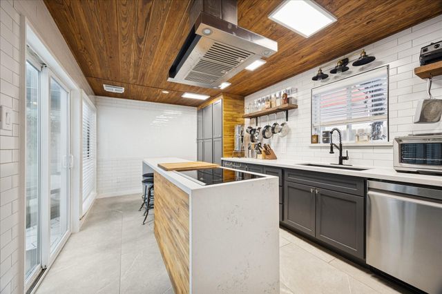 5611 Water Leaf Lane, Houston, TX 77088