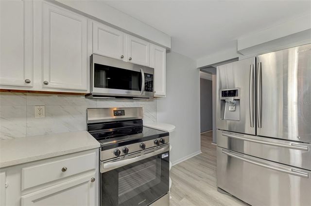 6742 BOWLINE DRIVE, Sarasota, FL 34231