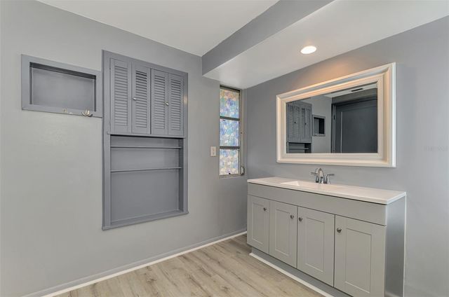 6742 BOWLINE DRIVE, Sarasota, FL 34231