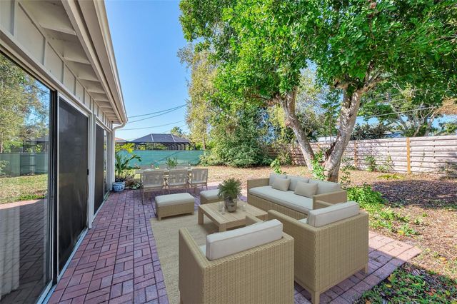 6742 BOWLINE DRIVE, Sarasota, FL 34231