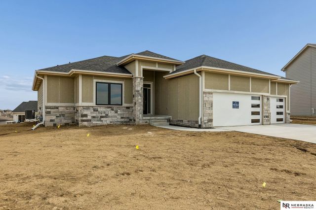 11121 N 162 Circle, Bennington, NE 68007