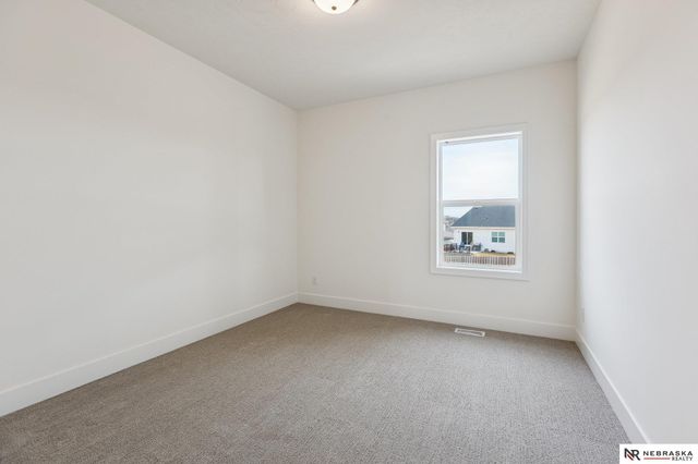11121 N 162 Circle, Bennington, NE 68007