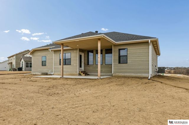 11121 N 162 Circle, Bennington, NE 68007
