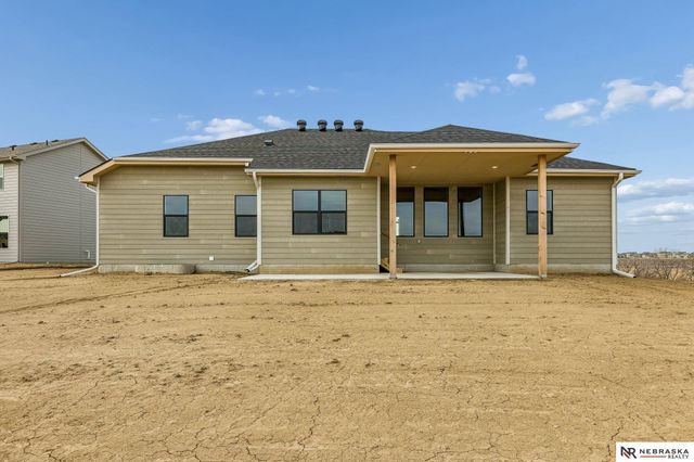 11121 N 162 Circle, Bennington, NE 68007