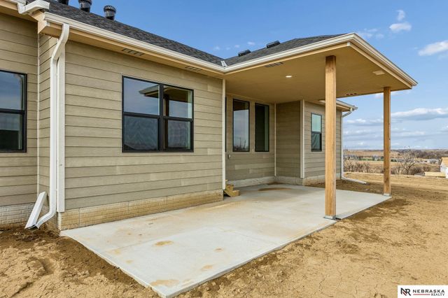 11121 N 162 Circle, Bennington, NE 68007