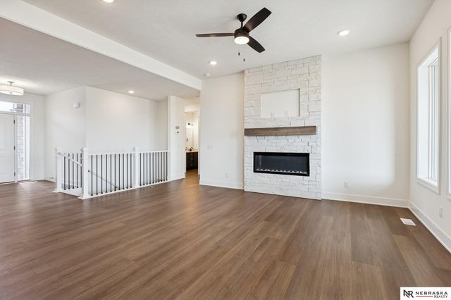 11121 N 162 Circle, Bennington, NE 68007