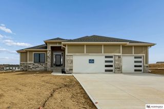 11121 N 162 Circle, Bennington, NE 68007