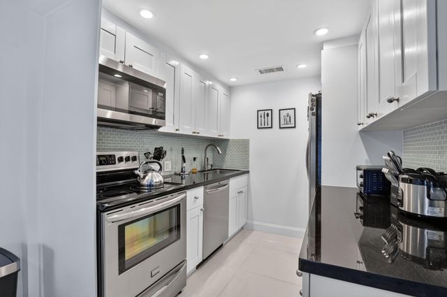 1061 EXETER D, Boca Raton, FL 33434