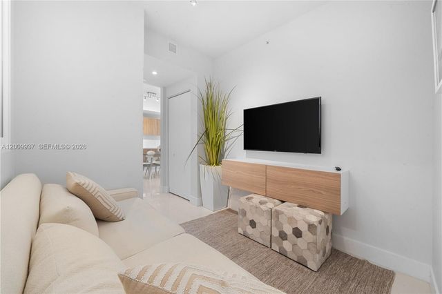 2960 NE 207th St 1003, Aventura, FL 33180