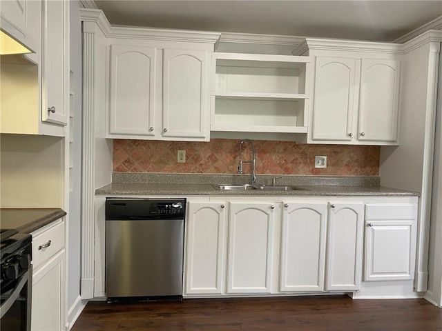 1298 Belmont SE Avenue, Smyrna, GA 30080