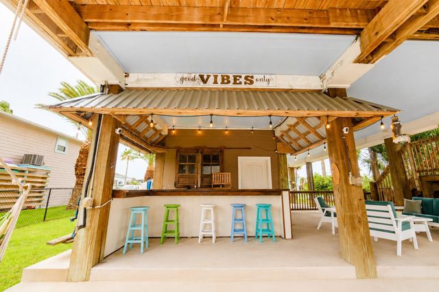 16602 Bahama Way, Jamaica Beach, TX 77554