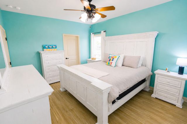 16602 Bahama Way, Jamaica Beach, TX 77554