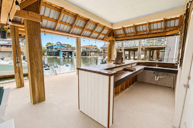 16602 Bahama Way, Jamaica Beach, TX 77554