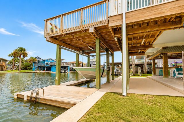 16602 Bahama Way, Jamaica Beach, TX 77554