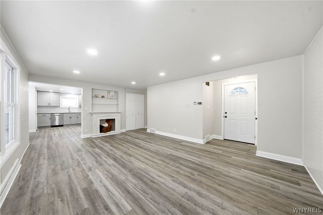 39 Hartford Road, Amherst, NY 14226