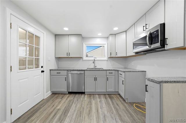 39 Hartford Road, Amherst, NY 14226