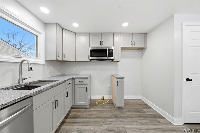 39 Hartford Road, Amherst, NY 14226