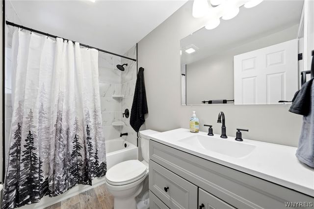 39 Hartford Road, Amherst, NY 14226