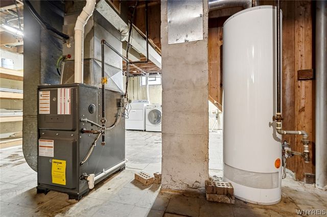 39 Hartford Road, Amherst, NY 14226