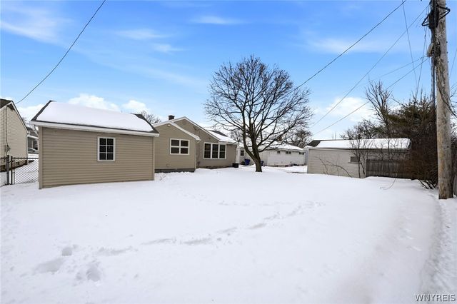 39 Hartford Road, Amherst, NY 14226