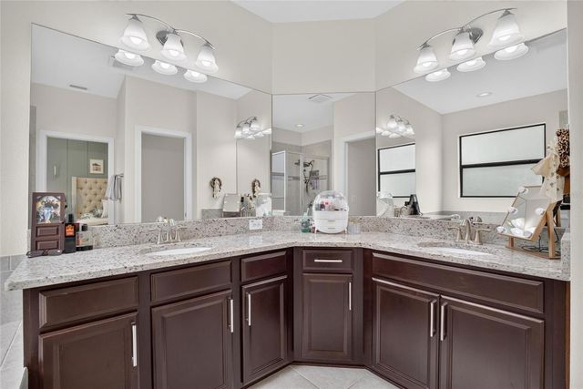 4752 WANDERING WAY, Wesley Chapel, FL 33544