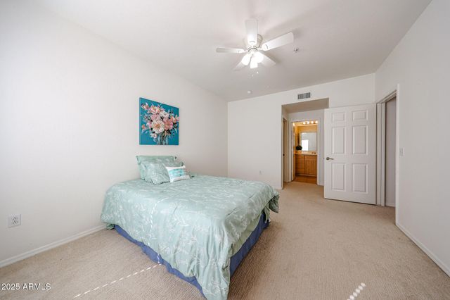 7401 W ARROWHEAD CLUBHOUSE Drive 2047, Glendale, AZ 85308