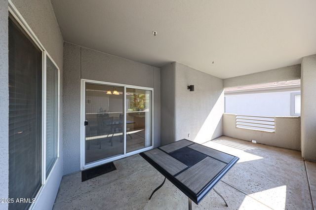 7401 W ARROWHEAD CLUBHOUSE Drive 2047, Glendale, AZ 85308