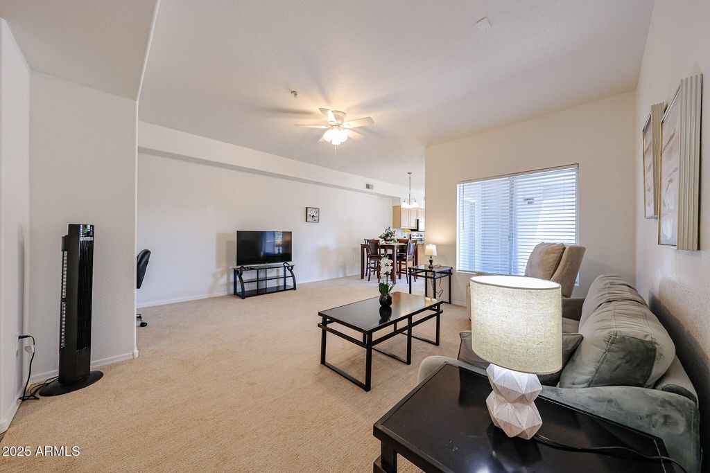 7401 W ARROWHEAD CLUBHOUSE Drive 2047, Glendale, AZ 85308 — photo 2