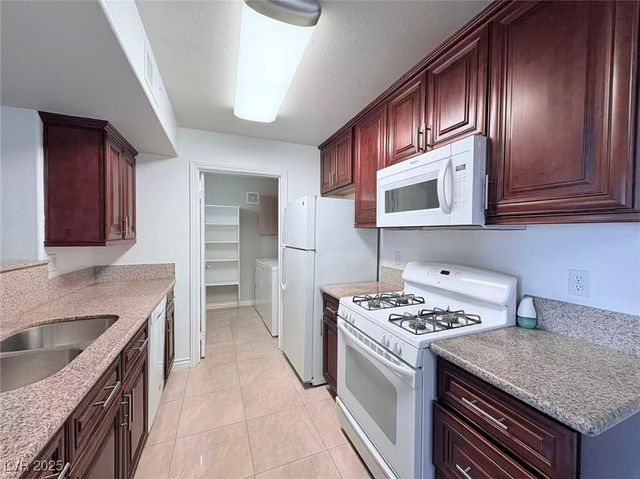 7885 West Flamingo Road 1113, Las Vegas, NV 89147