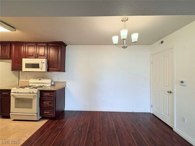 7885 West Flamingo Road 1113, Las Vegas, NV 89147