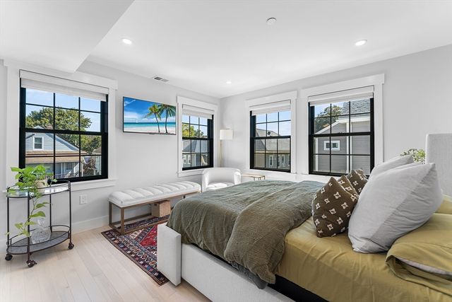 11 Lowell St B, Arlington, MA 02476